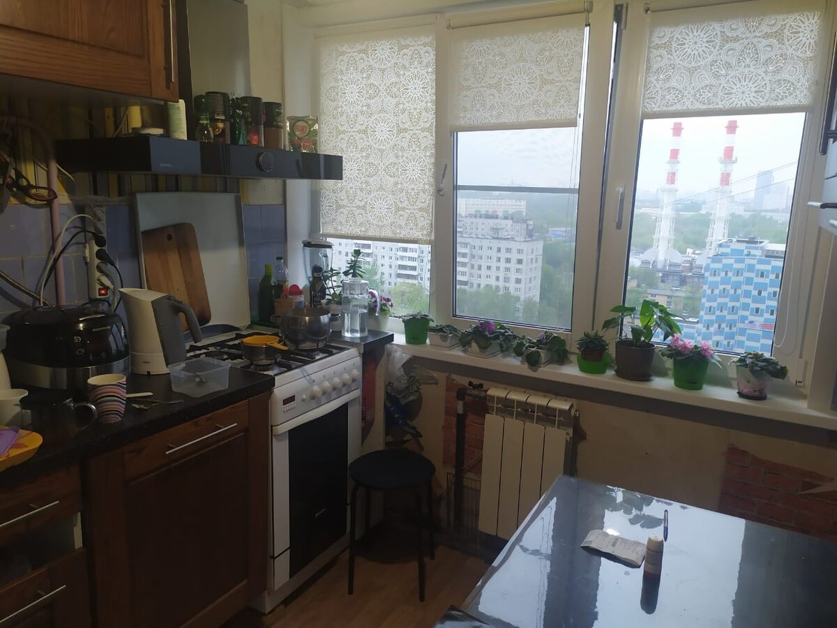 Внешний вид кухни до ремонта.
