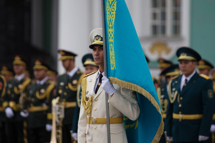 Оценить, насколько затратно провести в Казахстане парад Победы, военные учения или любое другое мероприятие, не представляется возможным. По словам журналистов Казахстана, с которыми пообщался наш корреспондент, эта информация не является публичной. Фото: © Игорь Руссак, РИА «Новости»