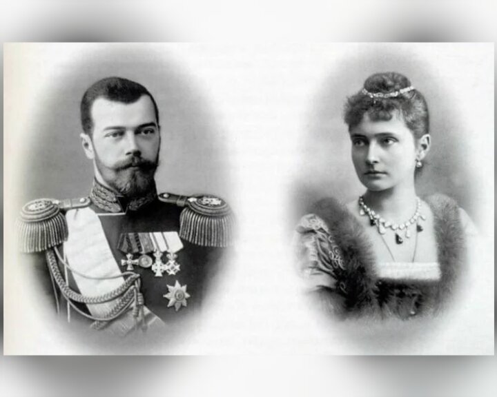 Долго время влюбленные переписывались. Им запрещали встречаться в России. 