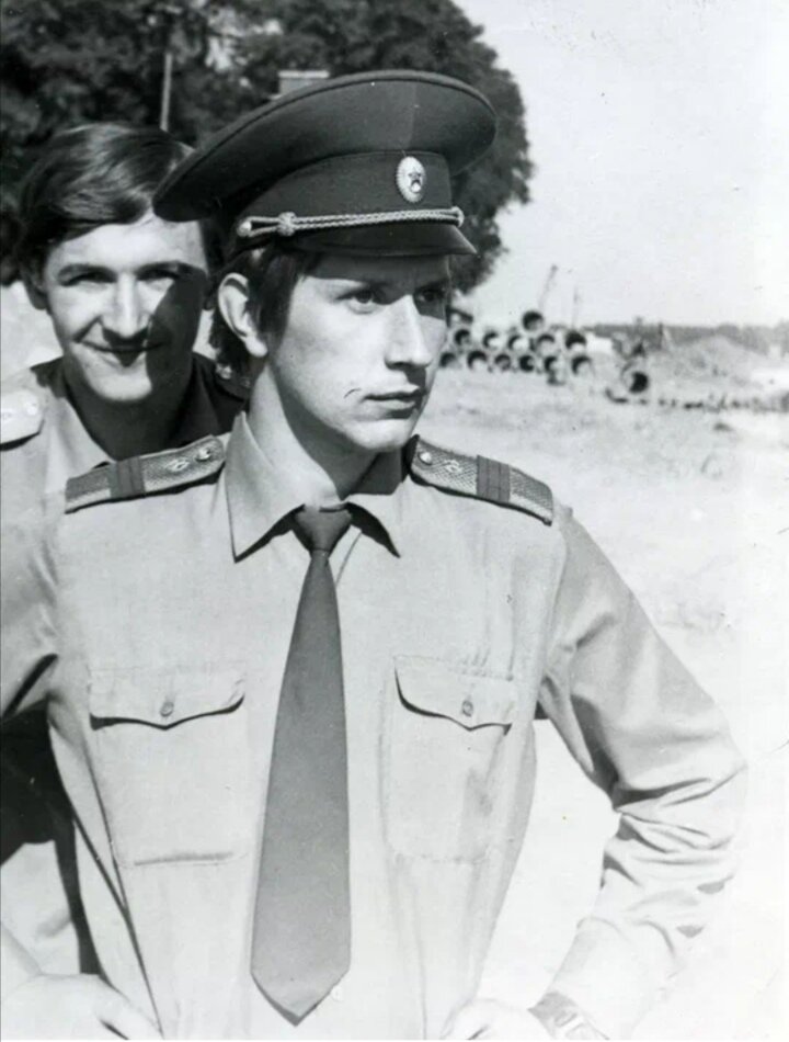 Сверхсрочник. Фото из интернета. 