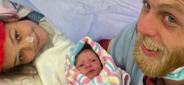 Эмма и ее партнер Аарон приветствовали малышку Уиллоу в мире https://cutt.ly/iJhK9Ce