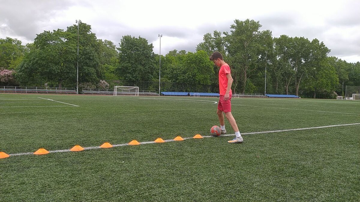 Здесь расстояние полшага от каждой фишки.