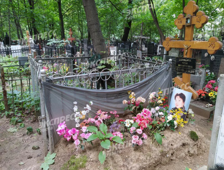 Как выглядит могила Нины Руслановой через 5 месяцев после смерти, которую, по сл