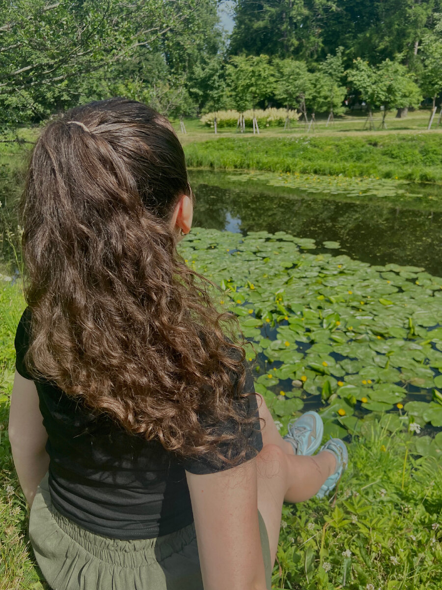 Пруд с кувшиками в Парке Победы