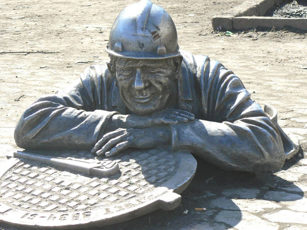 скульптор С.В. Норышев, дизайнер И.А.Вахитов