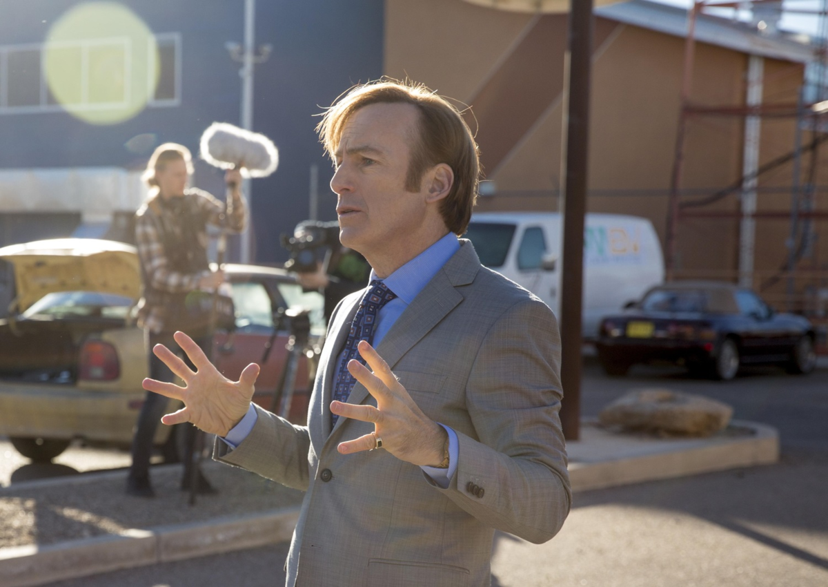 Saul goodman 6 season. солу гудман. лучше звоните солу чем закончился. лучше звоните солу сериал 2015–2022. сол гудман лучше звоните солу.