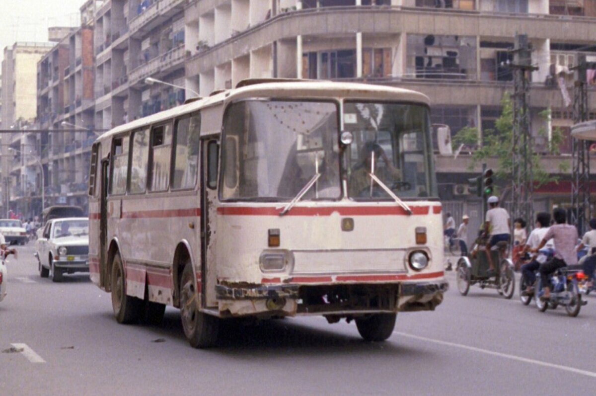 Фотографии 1990 года с советскими автобусами в Камбоджи: ПАЗы, ЛАЗы и даже  Кубань | Все о грузовиках – Trucksplanet | Дзен