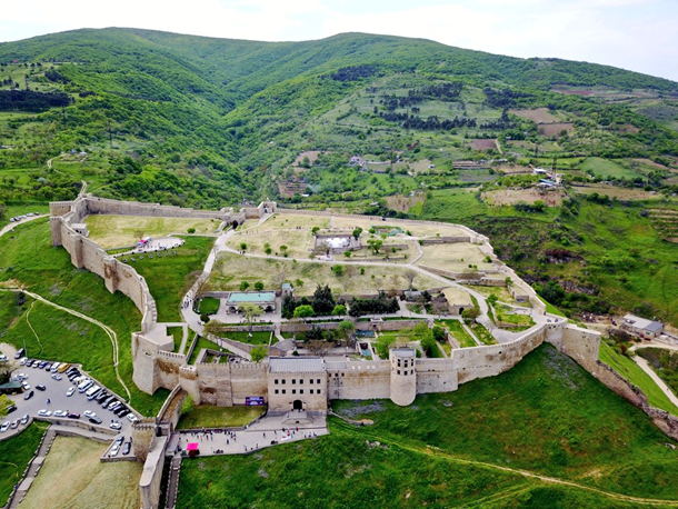 Рис.2. Крепость Нарын-Кала г. Дербент