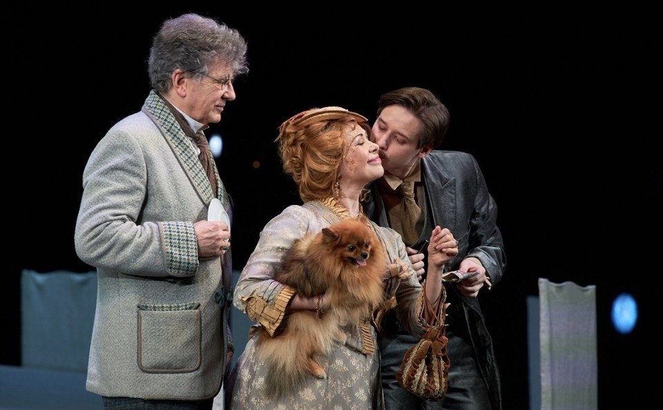     Спектаклем-открытием фестиваля стала постановка «Плоды просвещения». Фото: пресс-служба Министерства культуры РО.