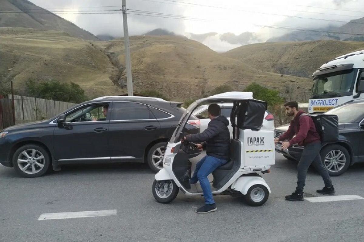    Около 80 брошенных автомобилей эвакуировали в Верхнем Ларсе в Осетии