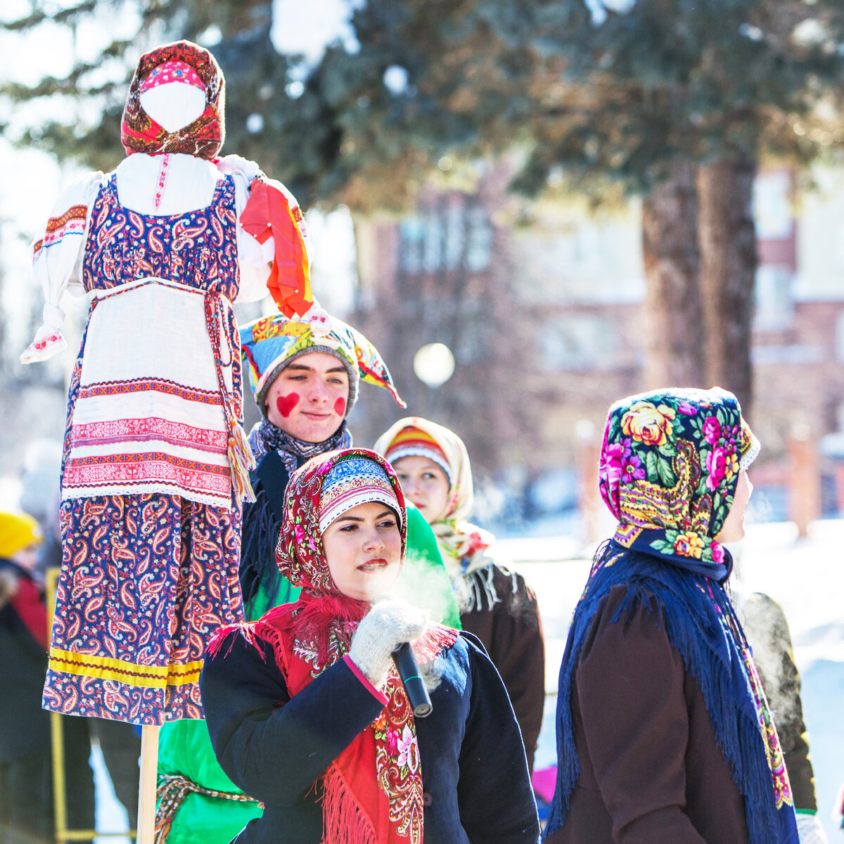 Будем гулять, смеяться, петь, плясать и возвращаться к языческим истокам.  Масленица в Бердске, Западная Сибирь России. | Сибирь в объективе. Евгений  Мухортов | Дзен