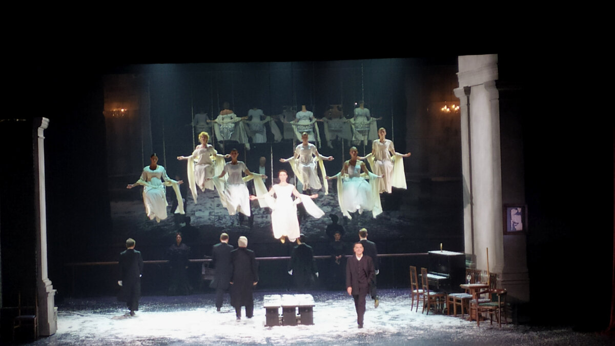 Фото со спектакля "Евгений Онегин"