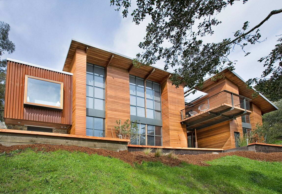 Дом много стекла. Квадратный домик. Дом состоящий из нескольких домов. Hqroom архитектура. Дом состоящий из нескольких домов.