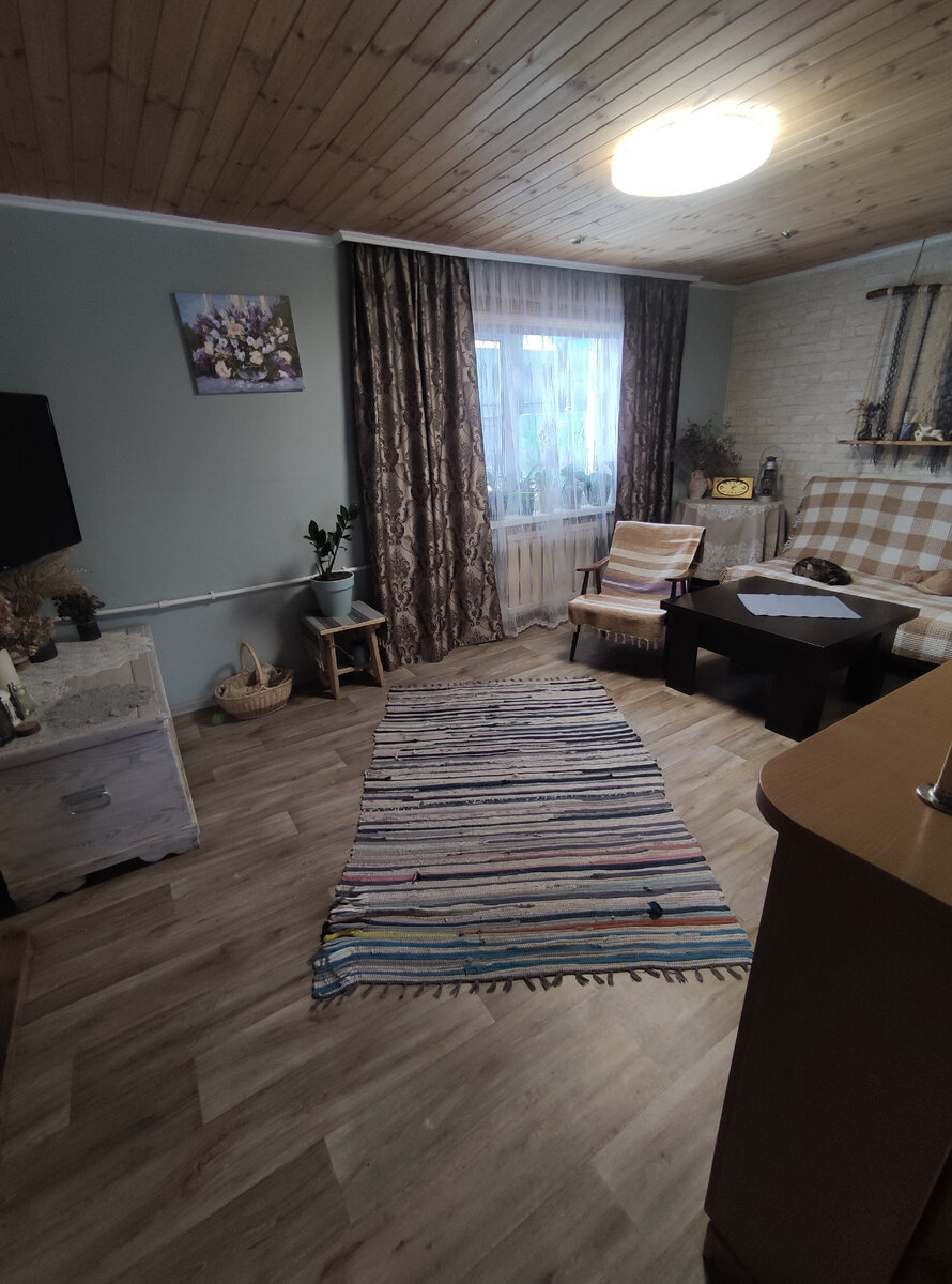 Вид от кухни. 