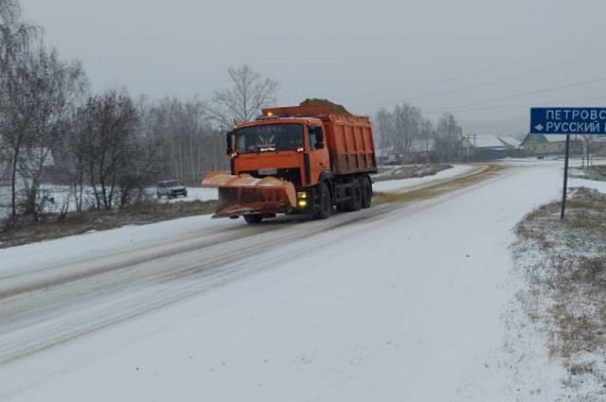    Более 100 машин чистят дороги в Пензенской области