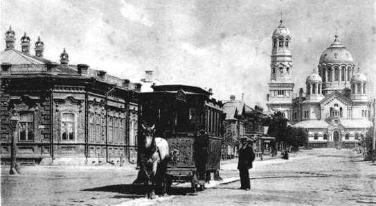  Улица Соборная на рубеже веков. Уже и храм стоит, и конка по Соборной ходит