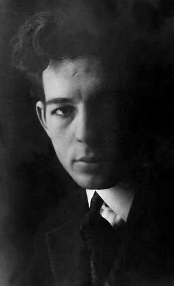 Источник: wikipedia.org. Фрэнсис Кугат, фото было опубликовано в журнале Theatre Magazine в мае 1918 года