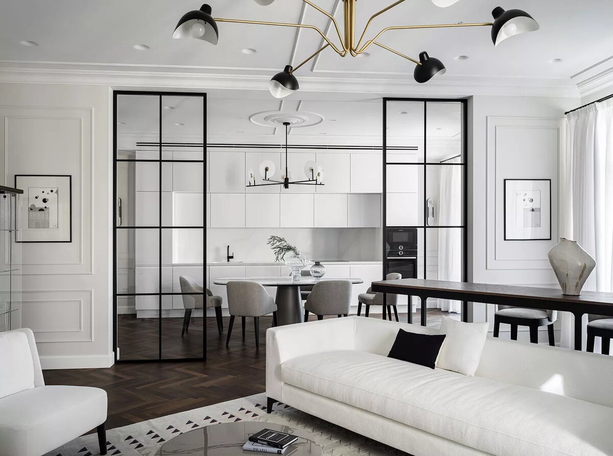 Отличный пример идеально вписанных в интерьер каркасных перегородок NAYADA-Quadro