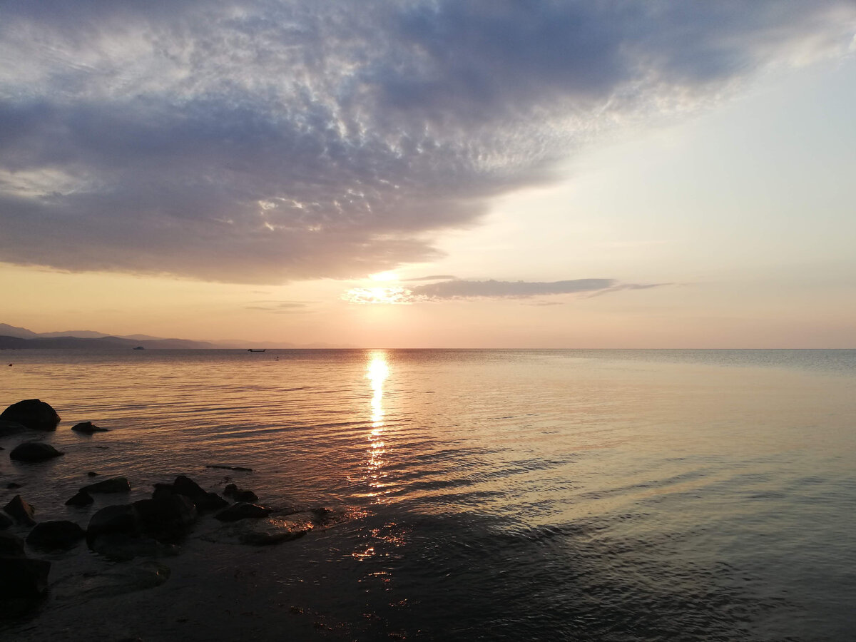 В то время совсем не хотелось вставать по утрам, мою голову сразу наполняли тысячи мрачных мыслей. 