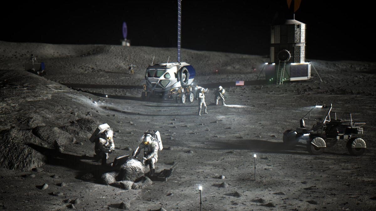 Проекция: Астронавты NASA на Южном полюсе Луны.