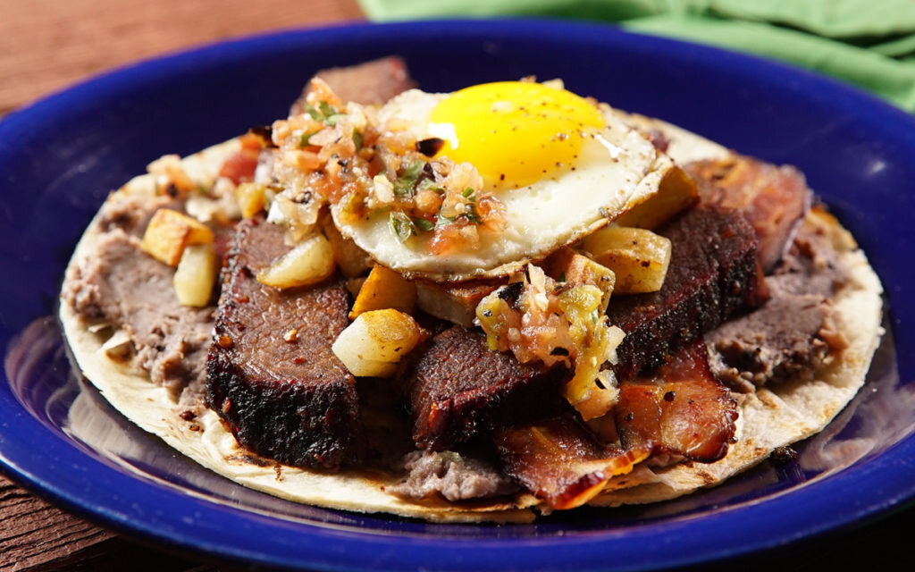Рецепт Тако с грудинкой brisket на завтрак