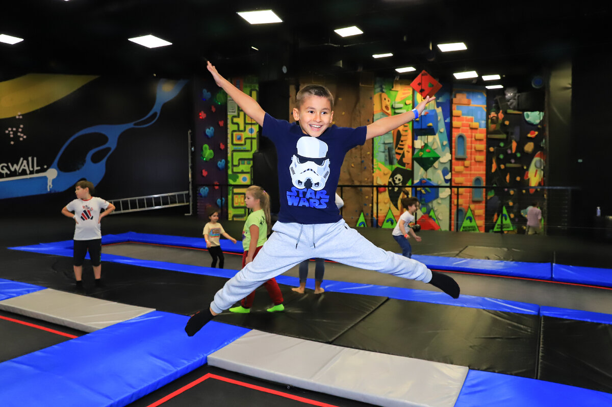 Тренировки для детей по батутному фристайлу