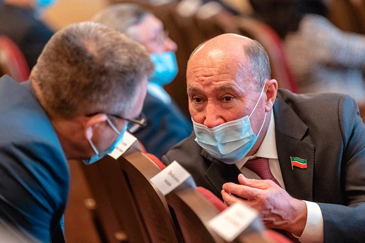 Знаковые изменения ждут комиссию при президенте РТ по вопросам сохранения и развития татарского языка, которая была образована в июне 2020-го под руководством еще одного вице-спикера Госсовета РТ Марата Ахметова