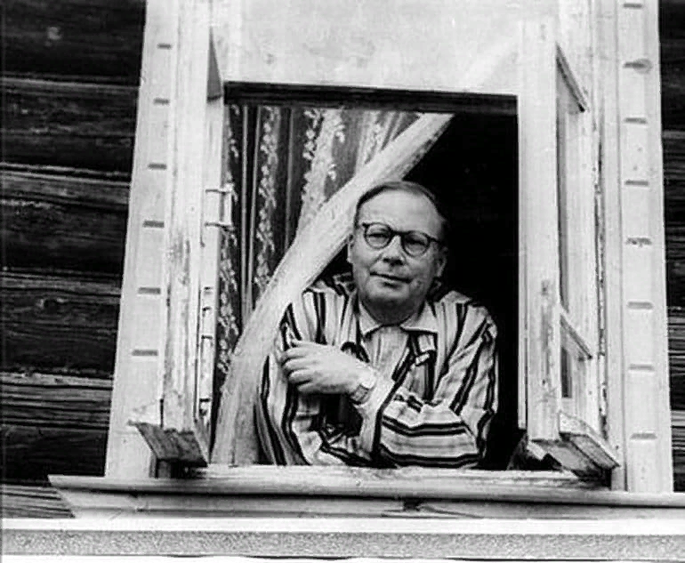 Николай Заболоцкий. Отсидел в лагерях порядка десяти лет.