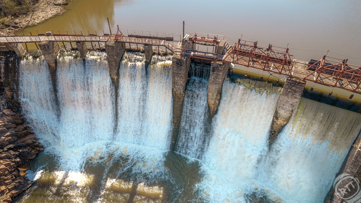 Величественная ГЭС Пороги уже много лет как возглавляет мой личный «ТОП» самых интересных достопримечательностей Урала.-1-3