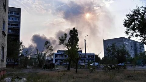 Военный эксперт Борис Рожин с краткой сводкой по итогам операции по денацификации и демилитаризации Украины специально для канала Vоенкор Котенок Z @voenkorKotenok:    1.   Северодонецк.