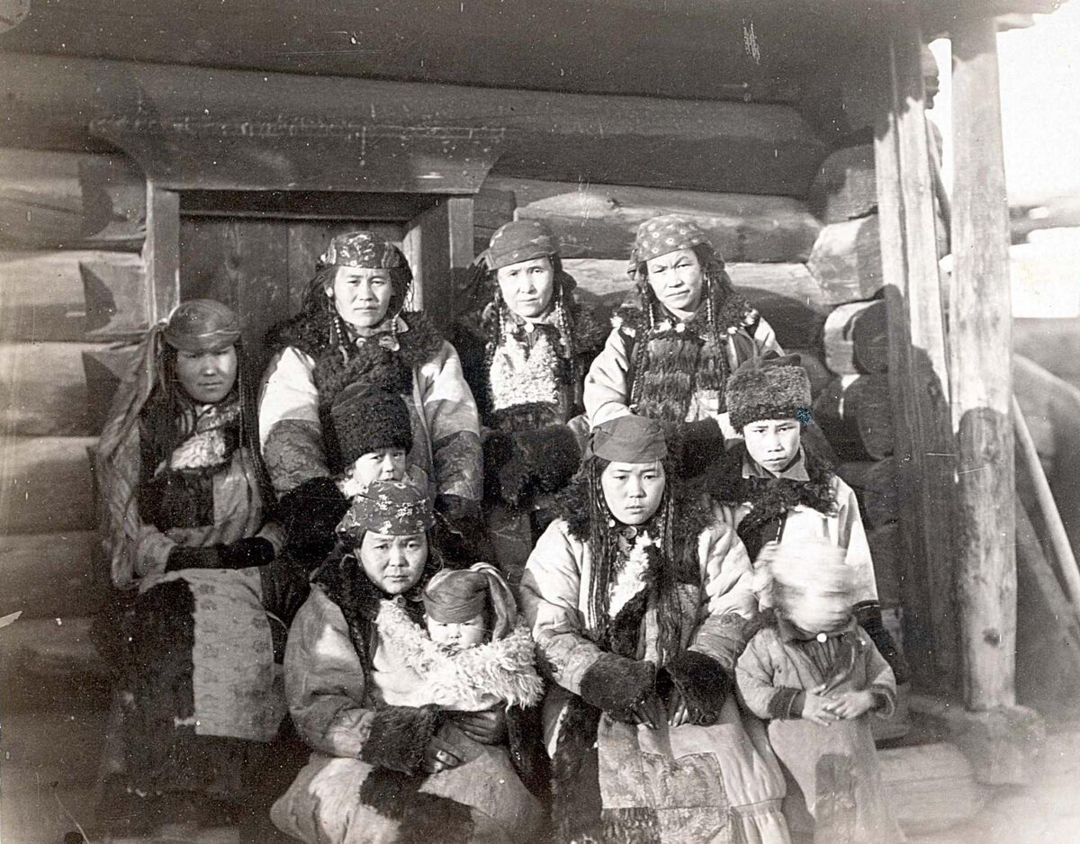 Татары в маленькой деревне под Минусинском, Енисейская губерния (Красноярский край), Российская Империя, 1885 г. Фотограф Джордж Кеннан
