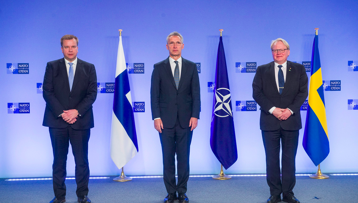 18 мая 2022 года Финляндия и Швеция подали заявки на вступление в НАТО 