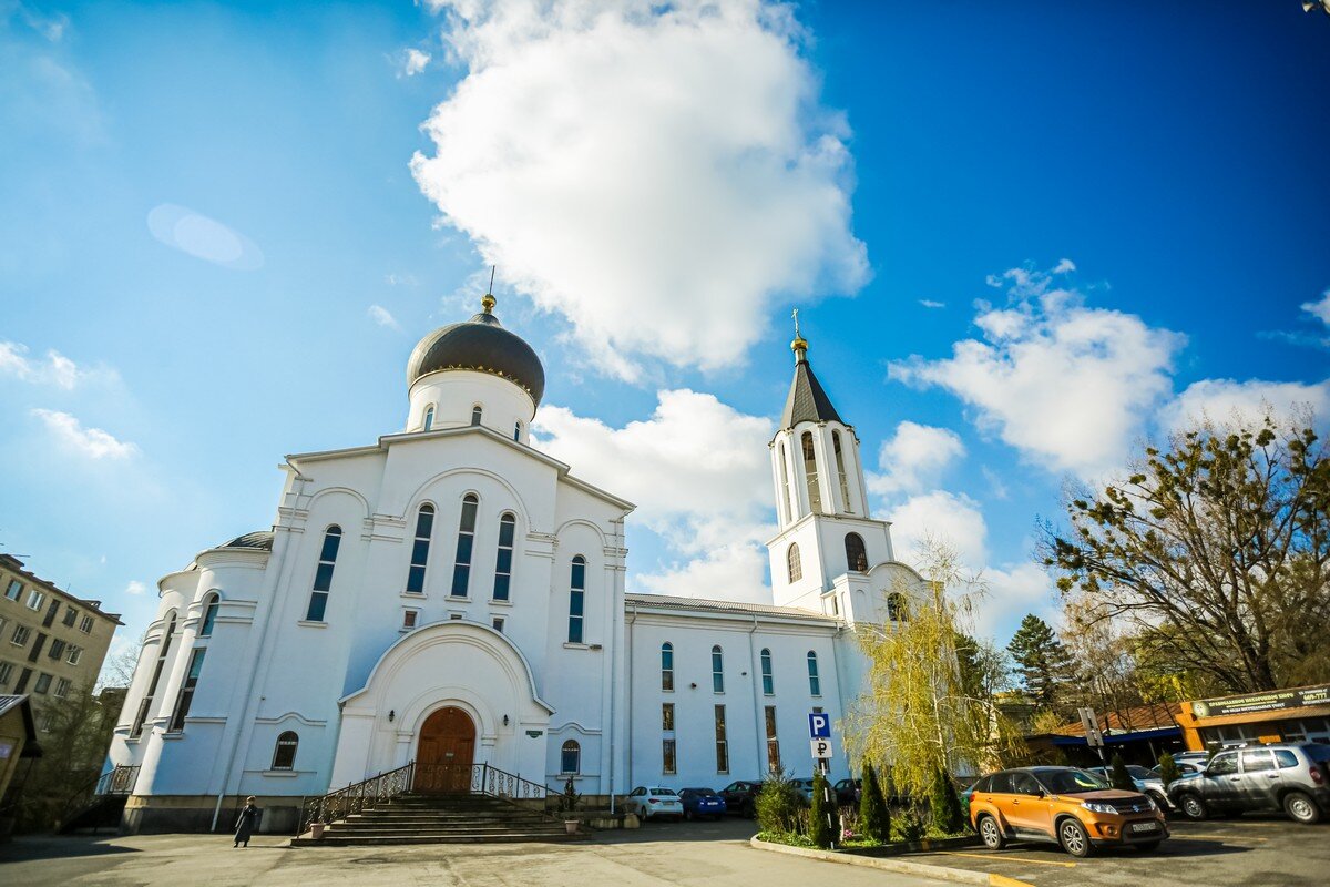 Ночной храм в Ставрополе