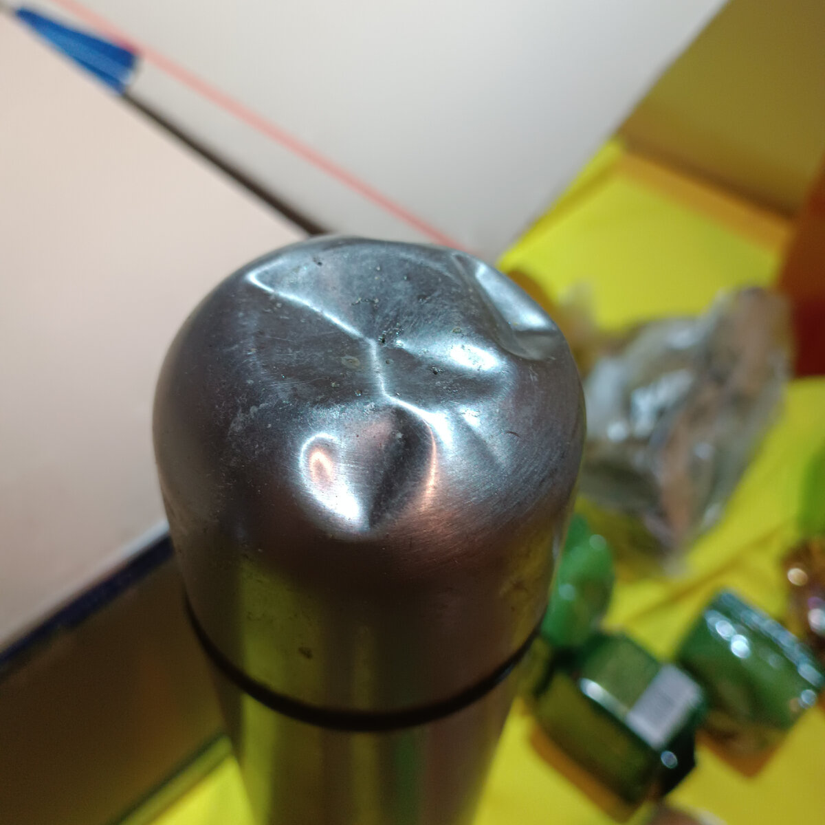 Такие повреждения одного из старых термосов