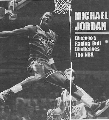 Кроссовки Jordan 1 – одна из самых узнаваемых моделей кроссовок в мире. Именно этот силуэт в 1985 положил начало сотрудничеству Nike и молодой звезды Майкла Джордана, которое вылилось в огромный успех как у любителей кроссовок, так и у простых людей.  
Мы решили немного рассказать историю создания этих легендарных кроссовок, а еще собрали несколько интересных фактов о легендарном силуэте, о которых вы не знали.

Поехали!

В 1984 году уже ставший звездой Майкл Джордан перешел в NBA из университетской лиги в NBA, где начал играть за Chicago Bulls. Тогда Nike, чье влияние на рынке баскетбольных кроссовок было небольшим, заинтересовались Майклом, которому, в свою очередь, Converse и Adidas в сотрудничестве отказали, а Nike предложили контракт аж на 2,5 миллиона – колоссальную сумму для молодого спортсмена.