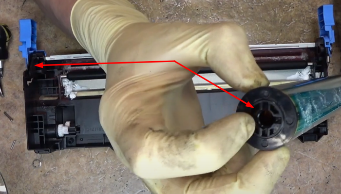 Фото 78. Продуваем картридж сжатым воздухом