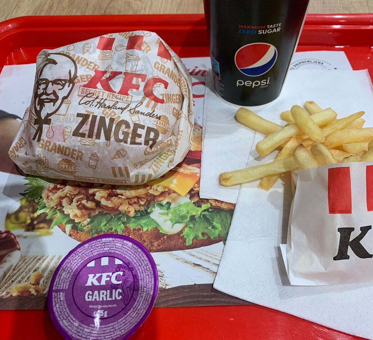 Сходила в KFC в Сербии: что можно купить на €7 | Человек пишущий | Дзен