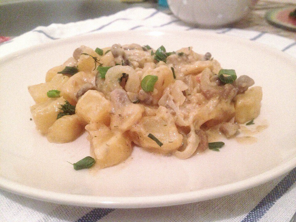    Соус с шампиньонами и картофелем