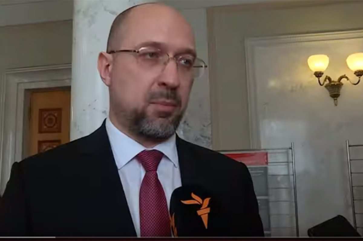    Украинским чиновникам запретили покидать страну без веских причин