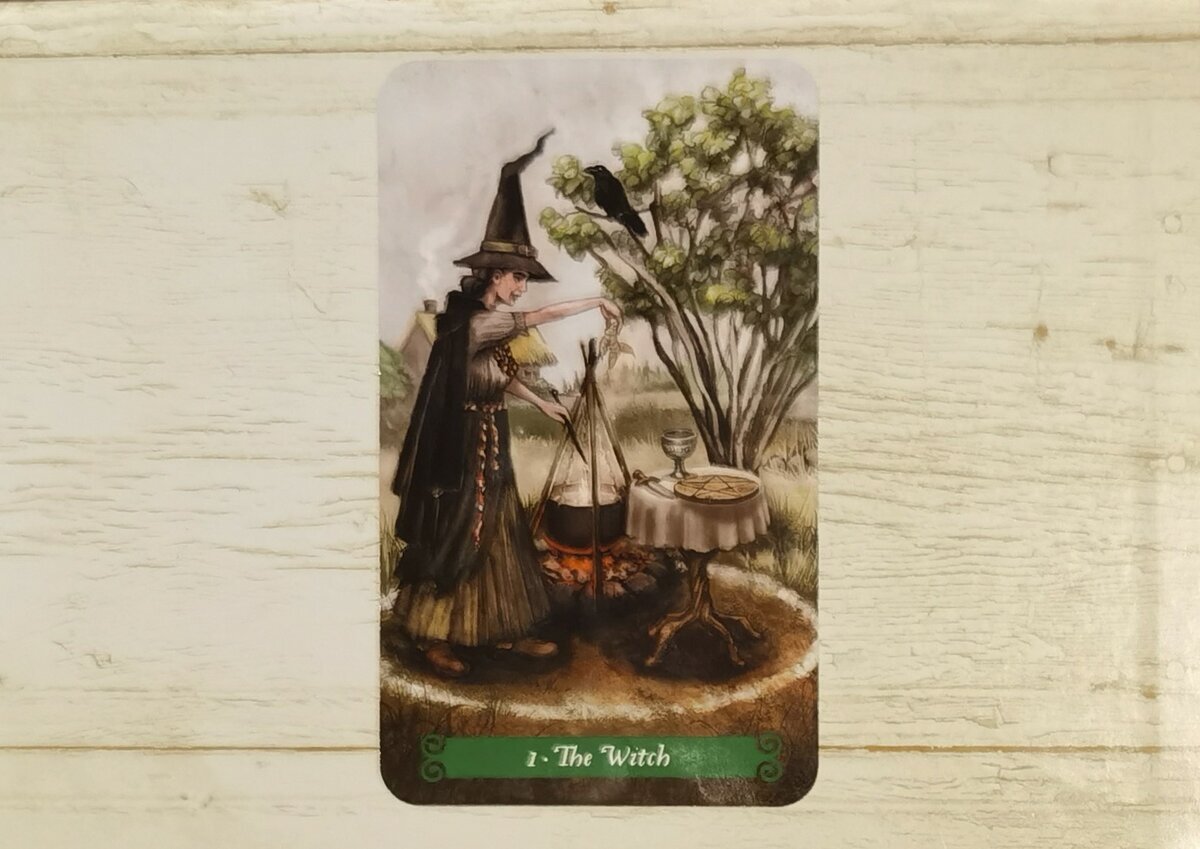 Аркан 1 ""Ведьма" ("The Witch"). "Таро Зеленой Ведьмы".