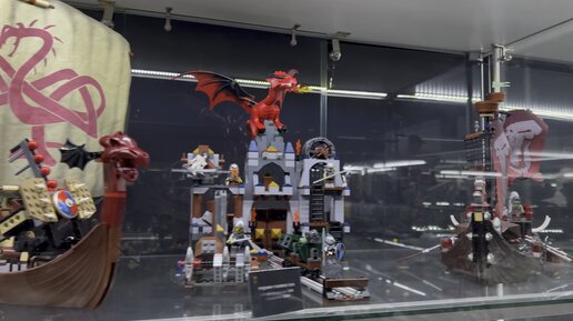 Легендарные ретро серии Лего - LEGO Castle и LEGO Викинги. Закрытые серии которые уже нельзя купить, но можно увидеть в музее лего в Москве