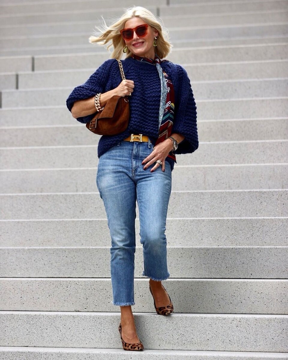 Как носить джинсы в 50 лет женщине