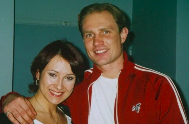 Роман Костомаров с первой женой Юлией, фото из семейного архива