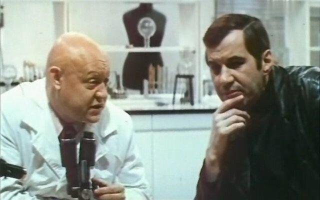 Вячеслав Васильев и Георгий Бурков в фильме "Сумка инкассатора", 1977