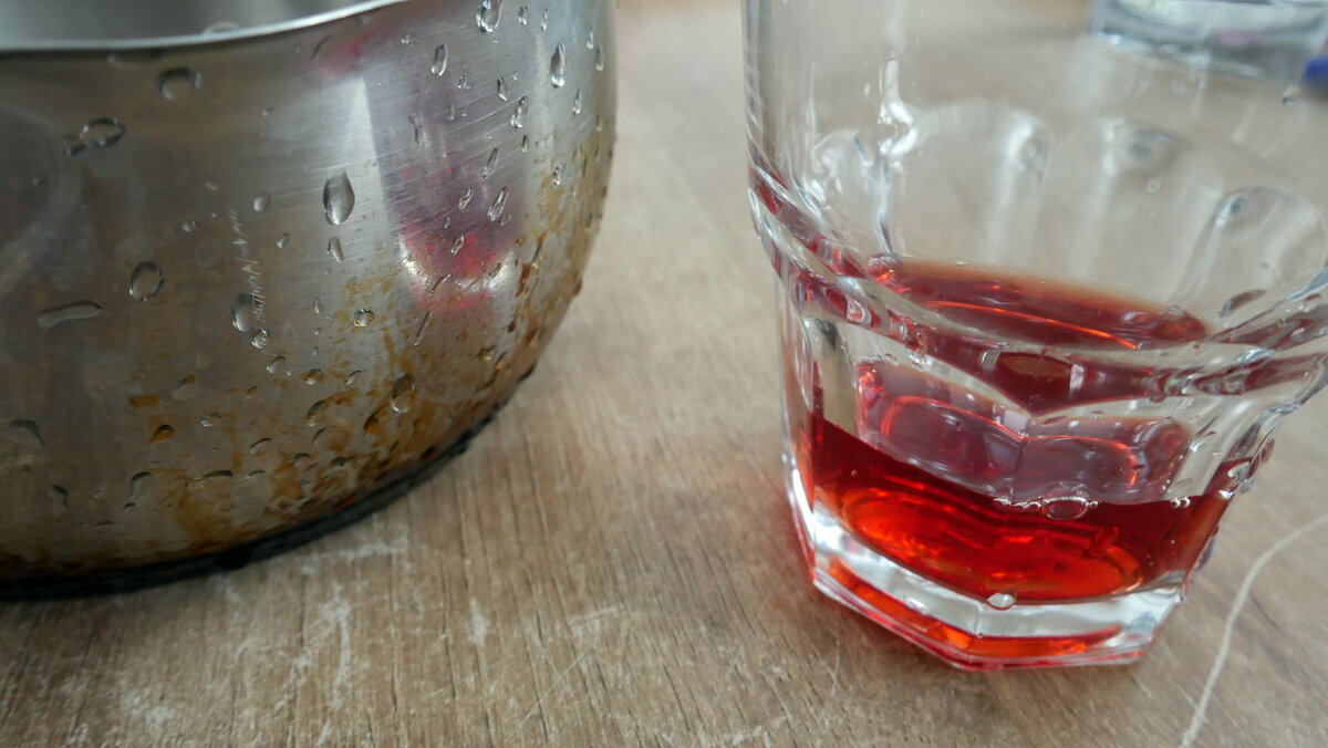 Сначала взял столько винного уксуса, а потом еще столько же.