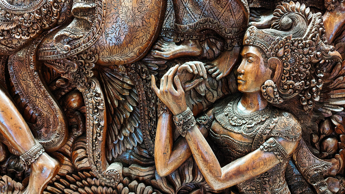 Резное украшение зала приёмов