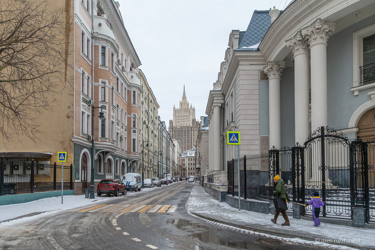 Кривоарбатский переулок