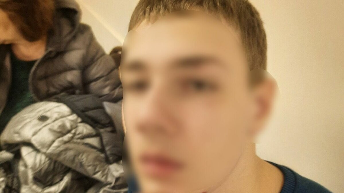     Проблемы с фокусировкой зрения появились у ребенка-инвалида, избитого подростками мужчинам в ТЦ «Орбита» в Ростове, об этом в соцсетях рассказала мама мальчика.