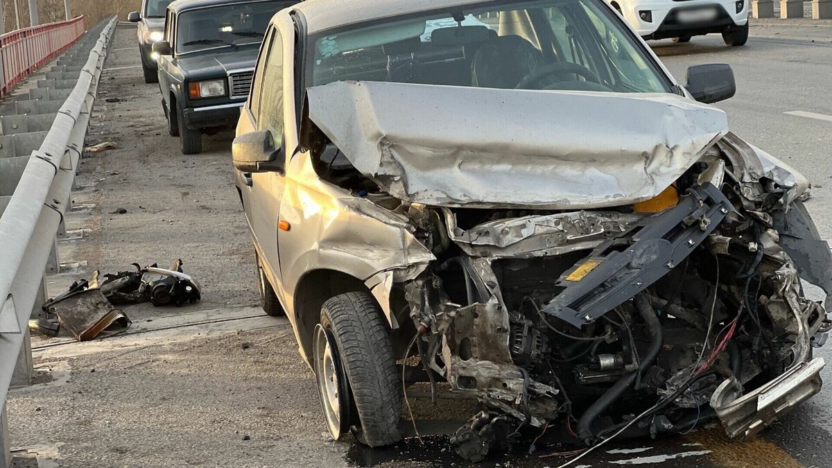     В Абакане за 7 апреля произошло сразу две аварии с пострадавшими детьми. В одной из них девочка ехала на машине с мамой, попала в ДТП и оказалась в больнице.