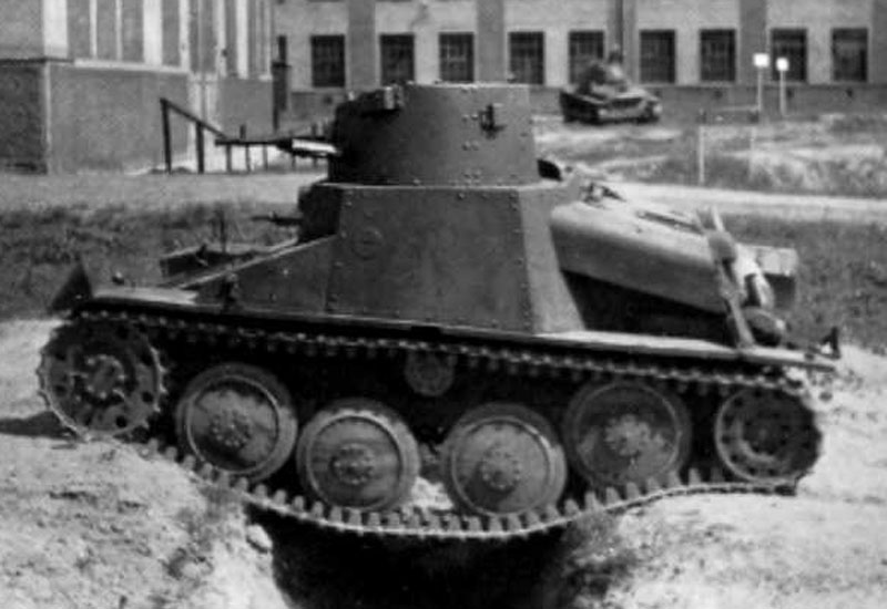 AH-IV демонстрирует способность преодолевать траншеи